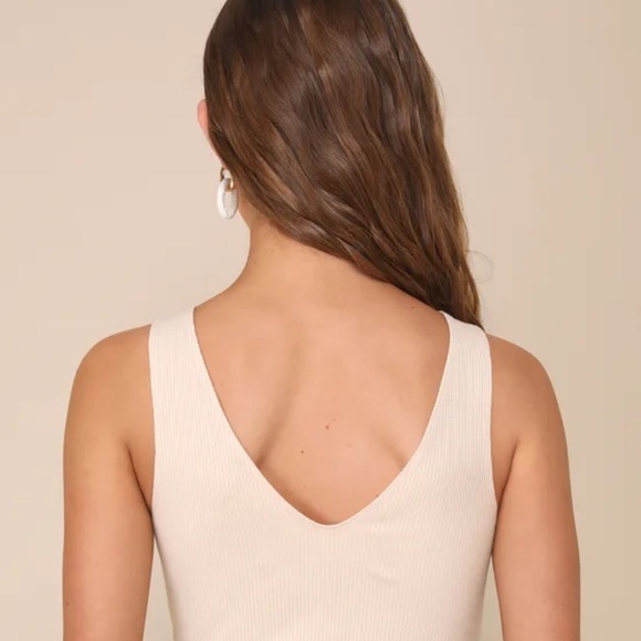 Lulu’s Beige Ribbed Knit Sleeveless Bodysuit.  New with tags, size medium. - Picture 2 of 6